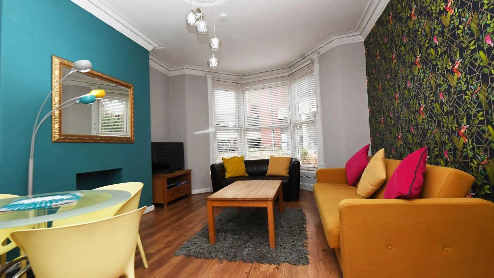 Harrogate Holiday Apartments - Convention View 2 - Private Parking